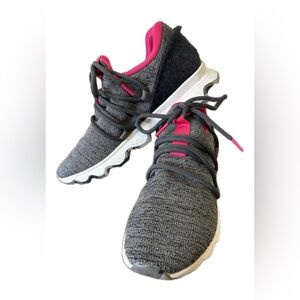 Sorrel Kinetic Lace Sneaker